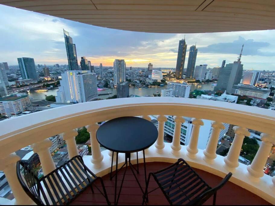 Central Bangkok, 5 Stars River View & Characteristic Decor Екстер'єр фото