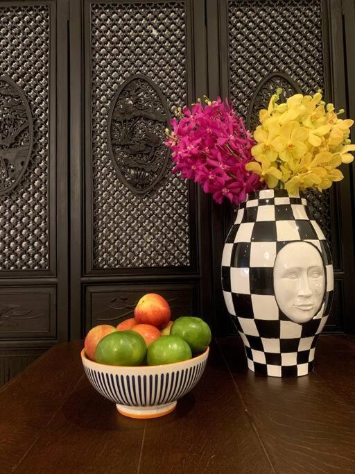 Central Bangkok, 5 Stars River View & Characteristic Decor Екстер'єр фото