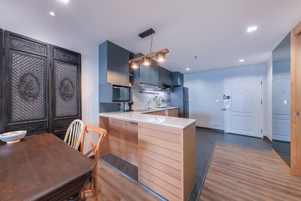 Central Bangkok, 5 Stars River View & Characteristic Decor Екстер'єр фото