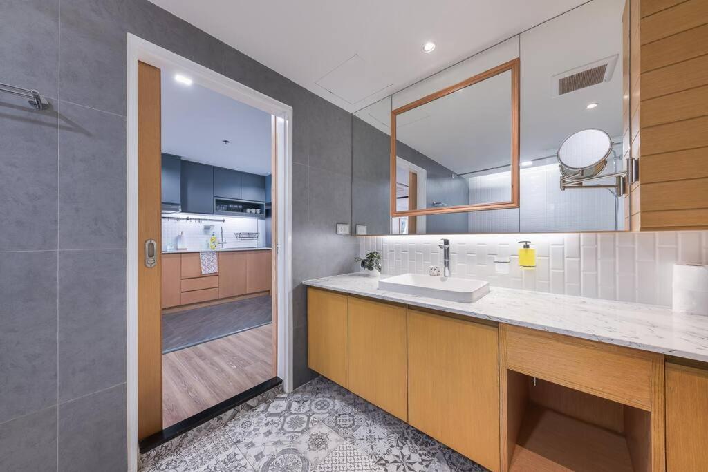Central Bangkok, 5 Stars River View & Characteristic Decor Екстер'єр фото