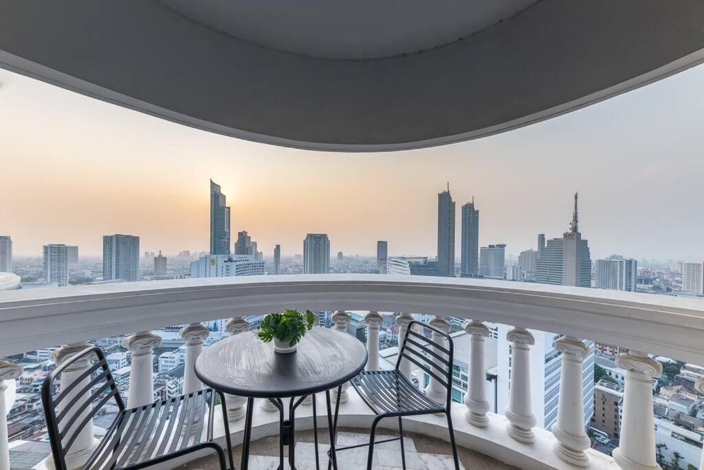 Central Bangkok, 5 Stars River View & Characteristic Decor Екстер'єр фото