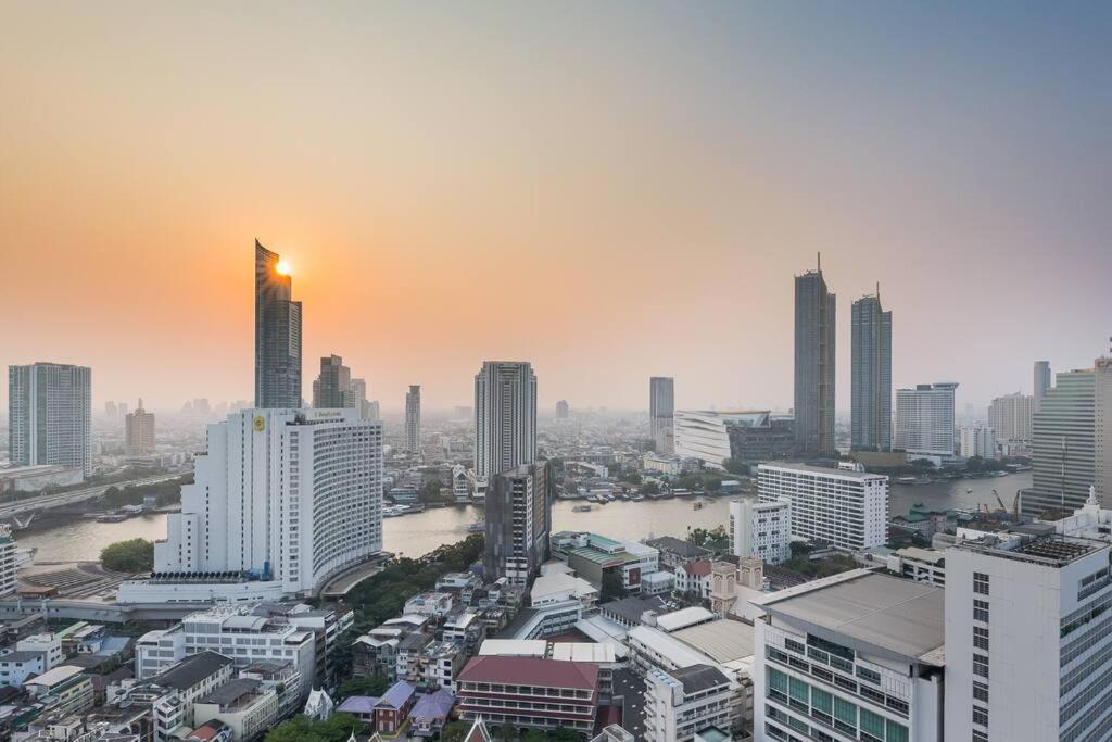 Central Bangkok, 5 Stars River View & Characteristic Decor Екстер'єр фото