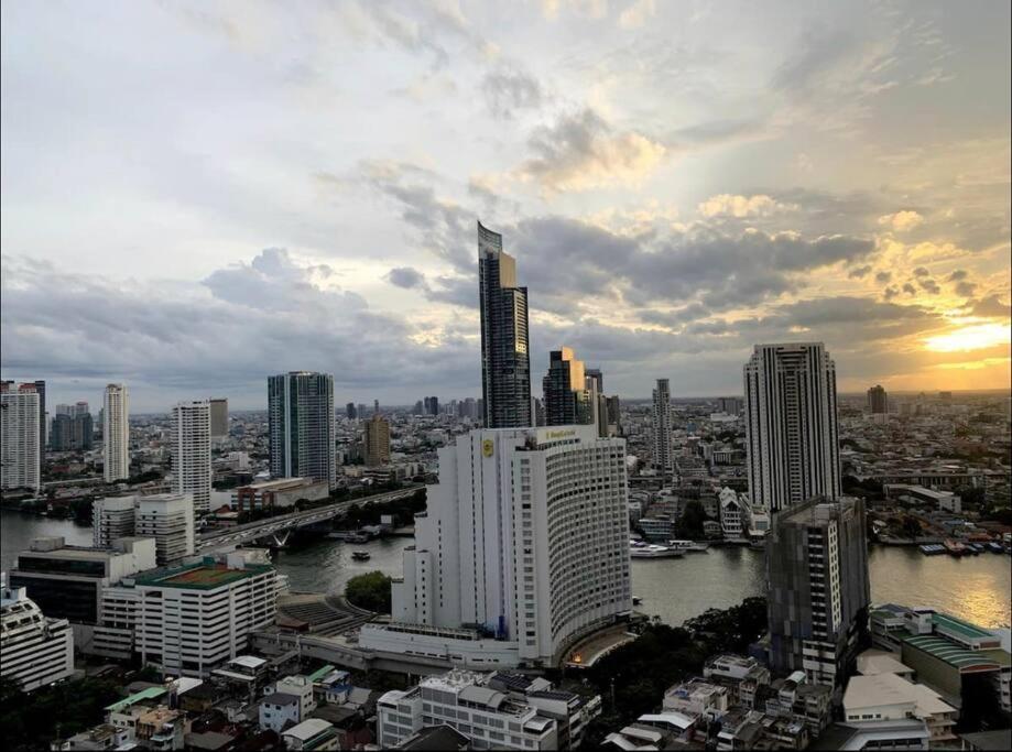 Central Bangkok, 5 Stars River View & Characteristic Decor Екстер'єр фото