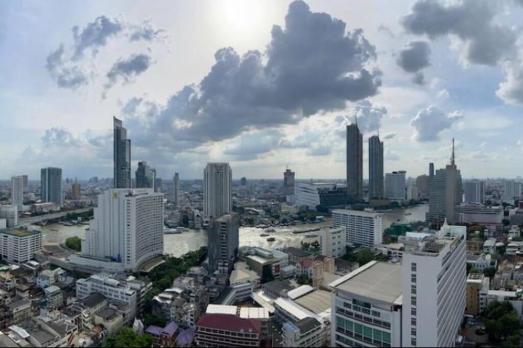 Central Bangkok, 5 Stars River View & Characteristic Decor Екстер'єр фото