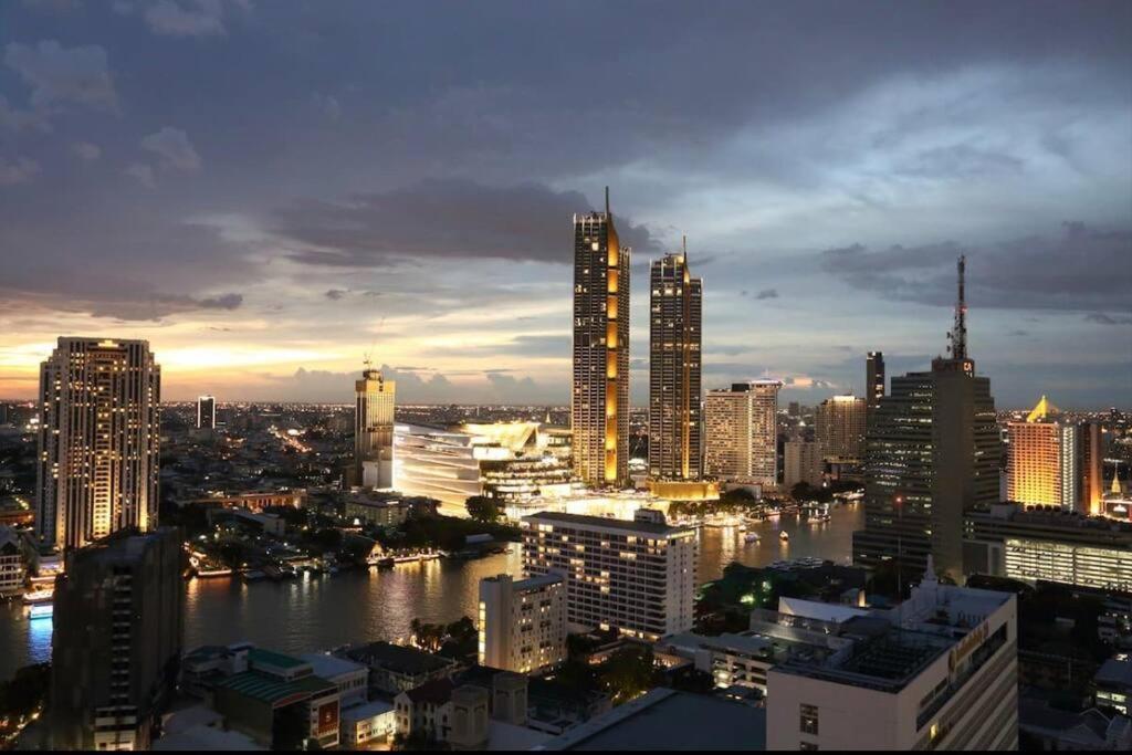 Central Bangkok, 5 Stars River View & Characteristic Decor Екстер'єр фото
