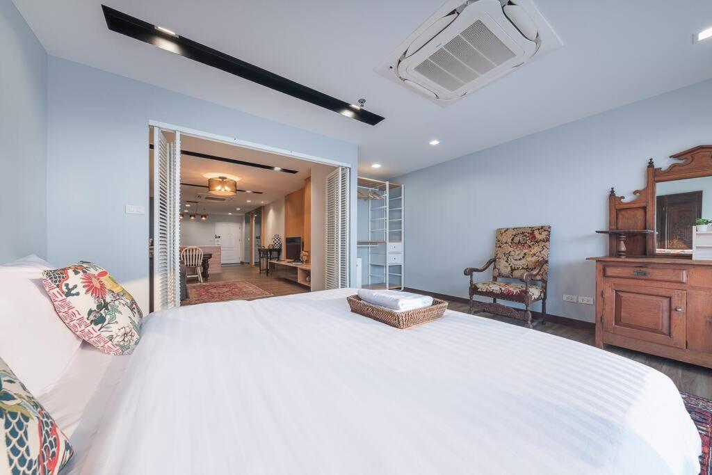 Central Bangkok, 5 Stars River View & Characteristic Decor Екстер'єр фото